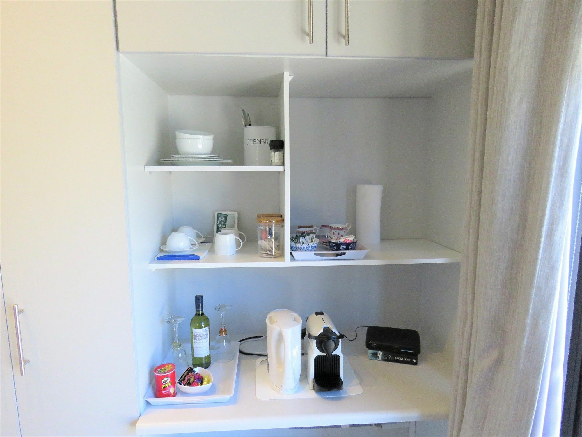 Ocean Breeze Sunset Apartment