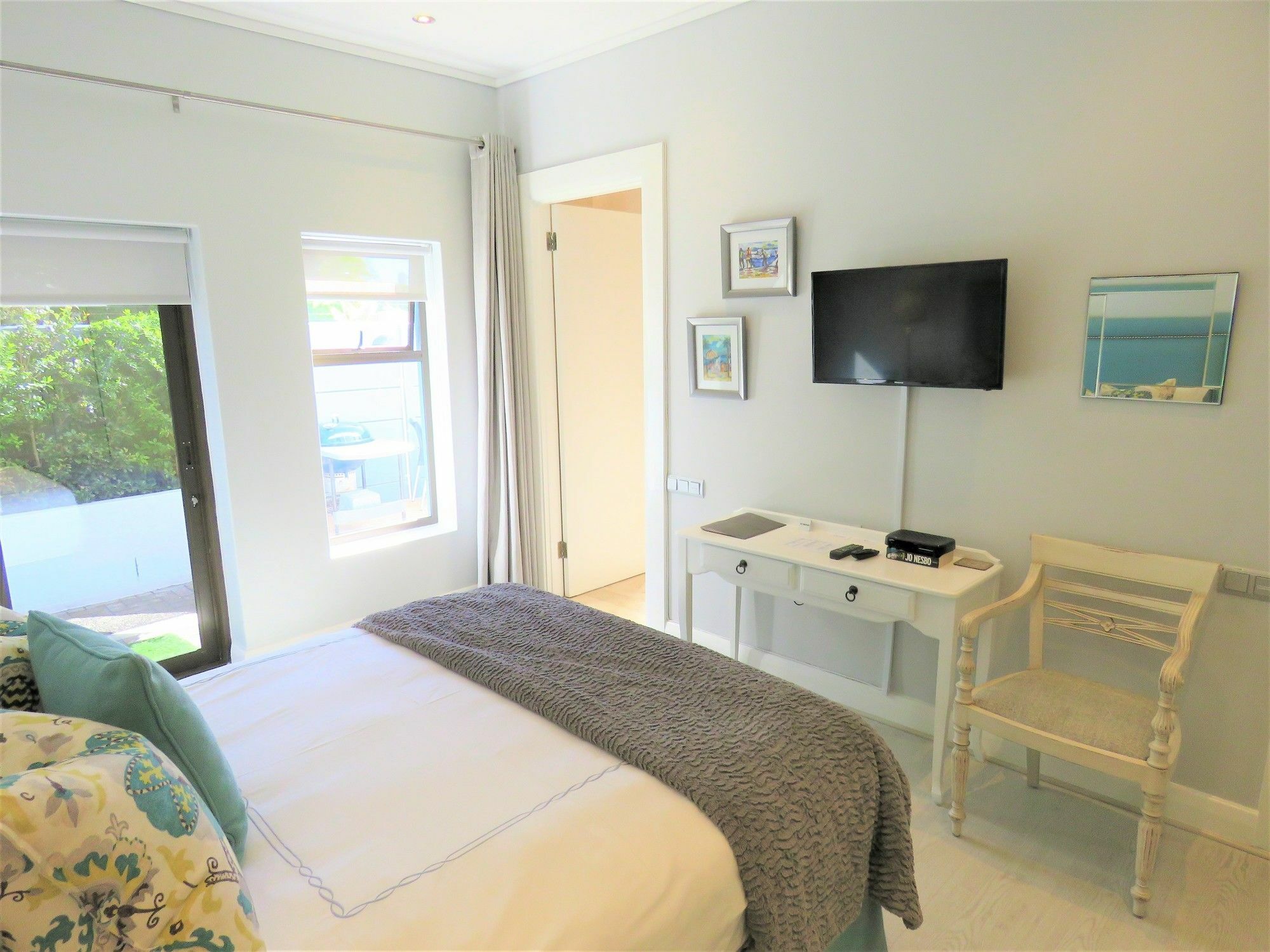 Ocean Breeze Sunset - Apartment